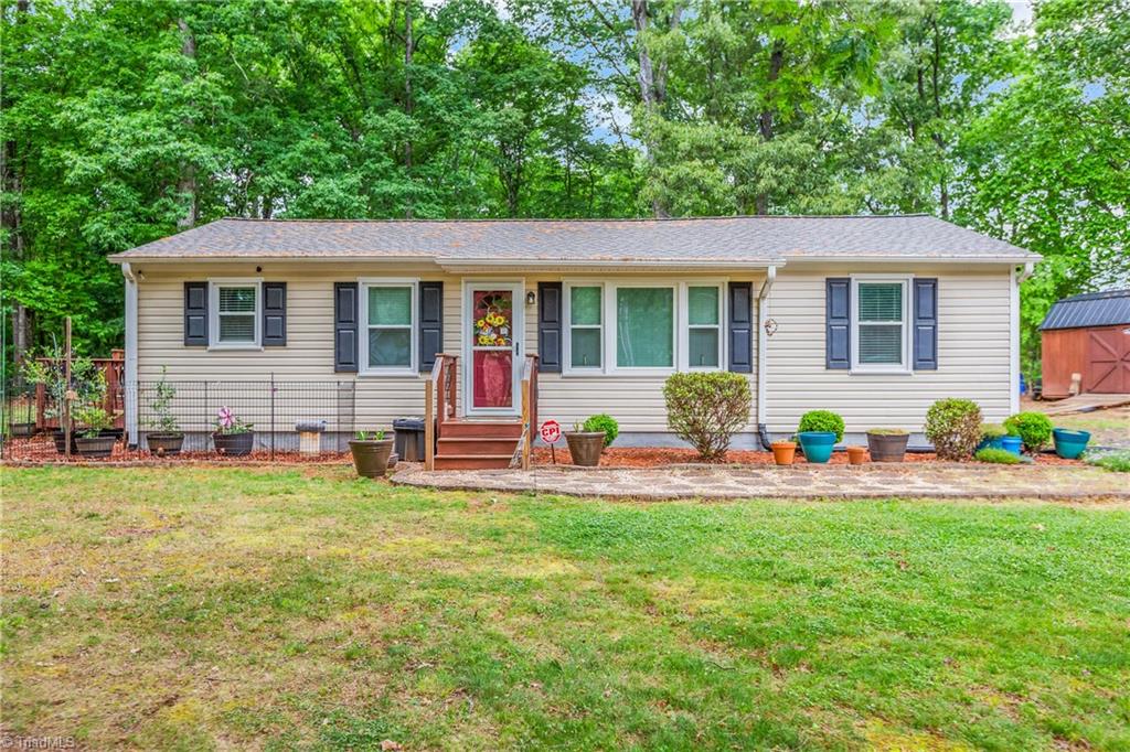 4720 Warner Road Pfafftown, NC 27040 - Photo 2 of 26
