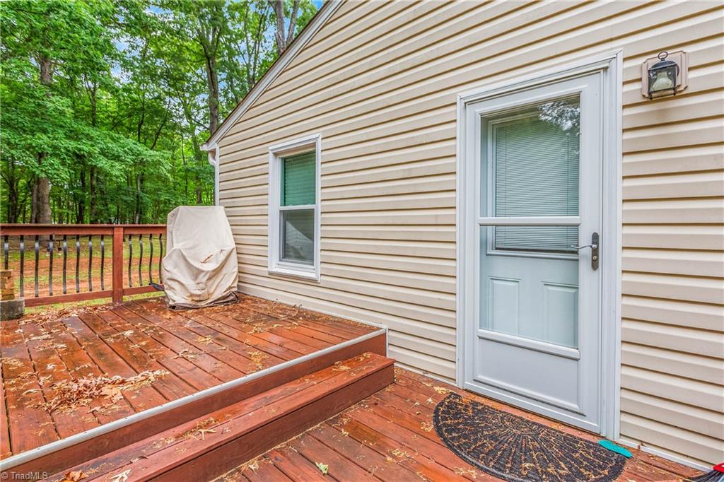 4720 Warner Road Pfafftown, NC 27040 - Photo 22 of 26 Side porch / deck