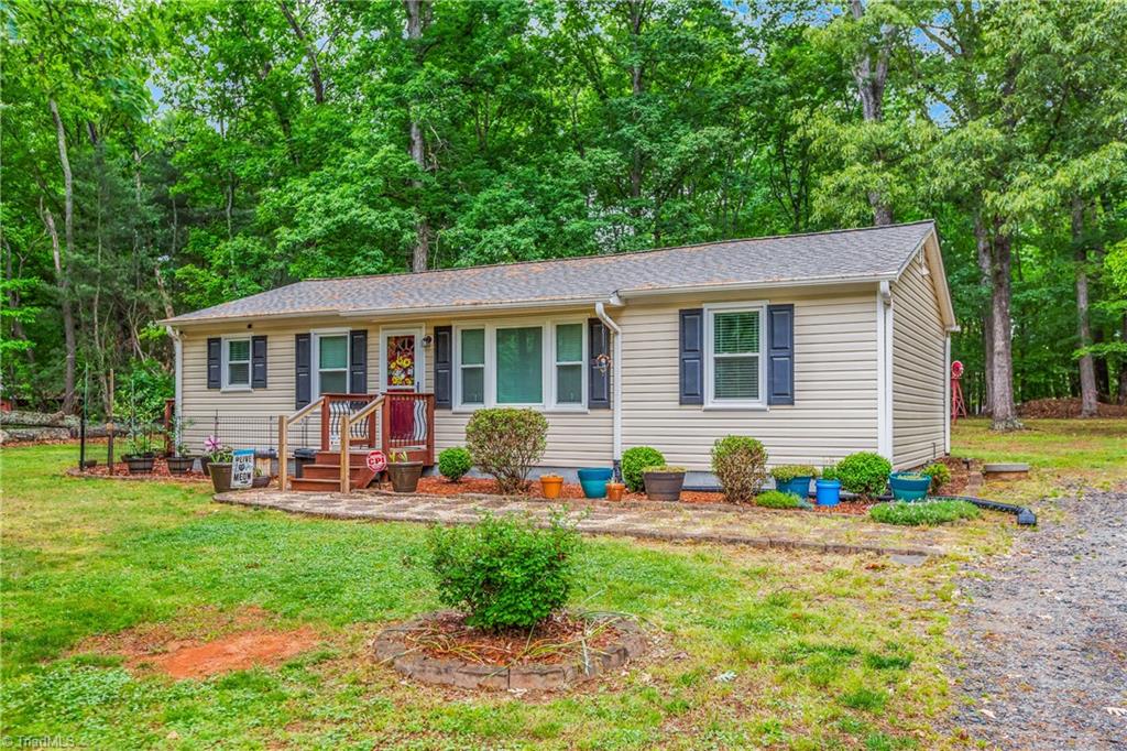 4720 Warner Road Pfafftown, NC 27040 - Photo 3 of 26