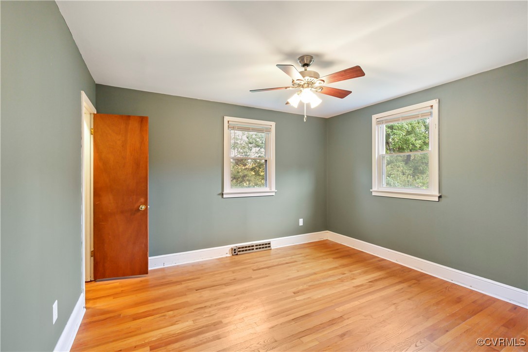 1560 Cumberland Road Farmville, VA 23901 - Photo 13 of 20 a view of empty room with window