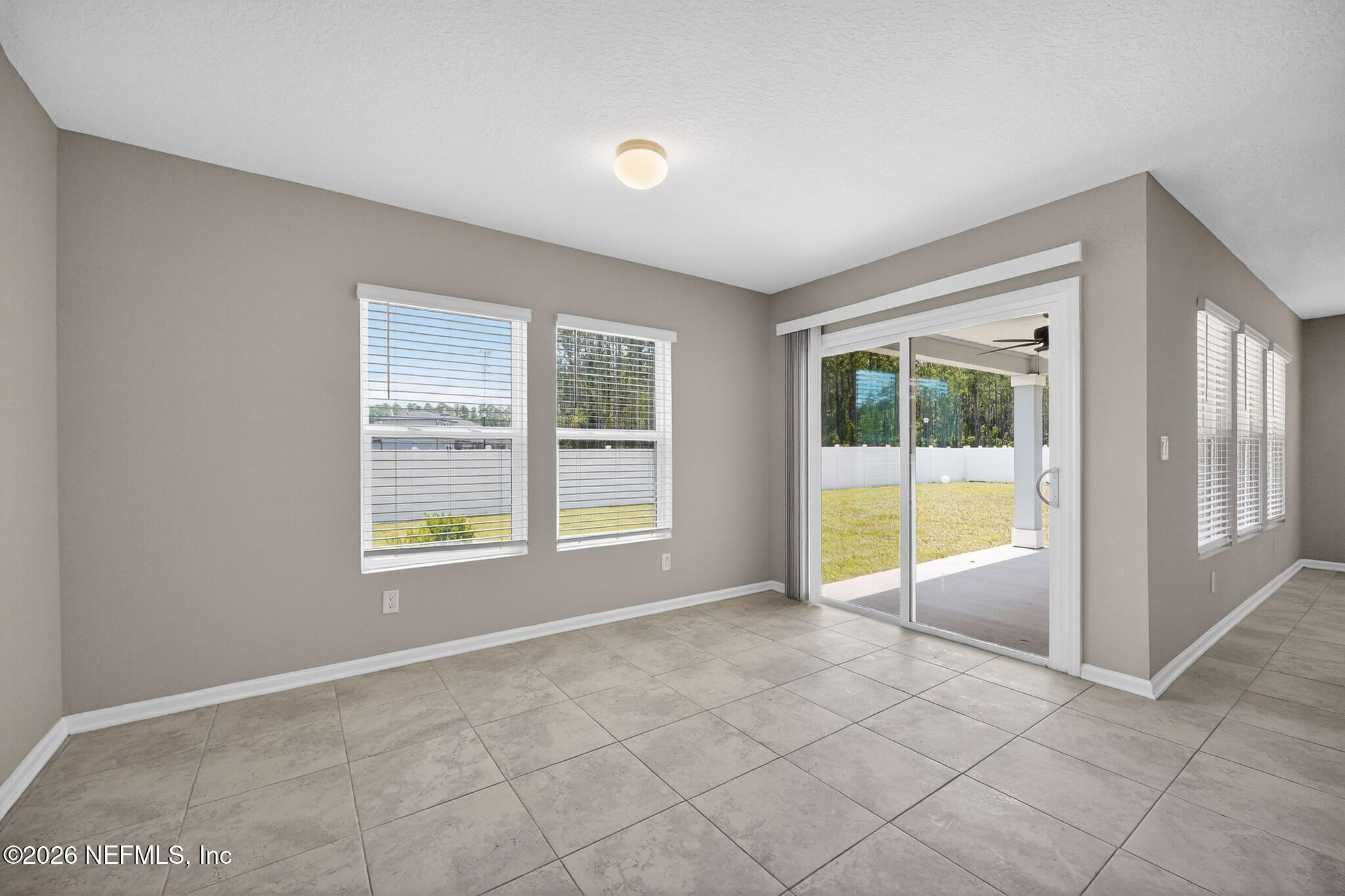 4818 Morning Rise Circle Jacksonville, FL 32218 - Photo 12 of 33 09_4818_Morning_Rise_Cir-Living_room-1--