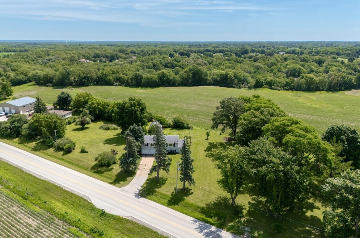 10121 Ridgewood Road Milan, IL 61264 - Photo 2 of 36