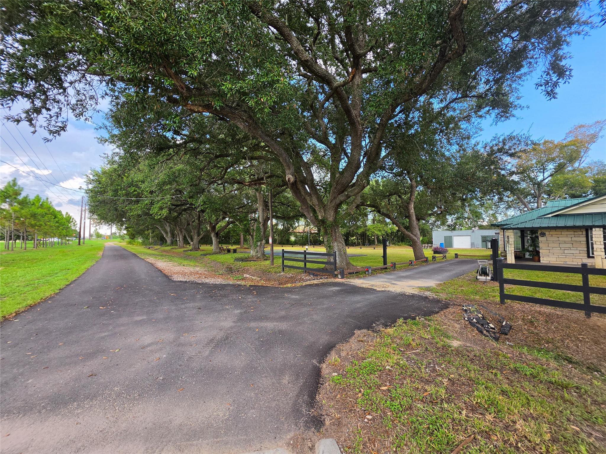 8435 Peters Road Manvel, TX 77578 - Photo 4 of 19 Gallery Image 4