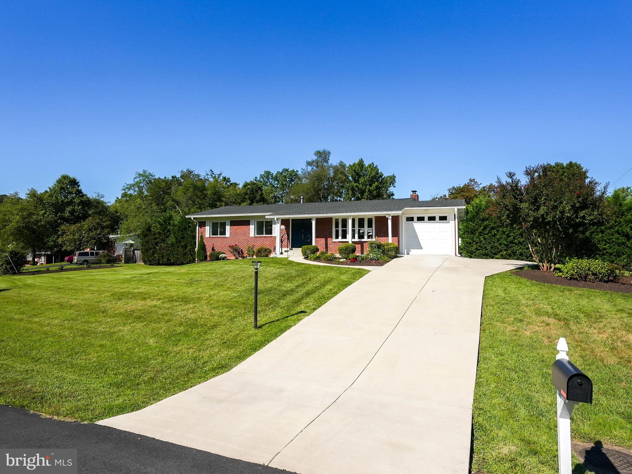 8808 Gateshead Road Alexandria, VA 22309 - Photo 35 of 38 Front of home