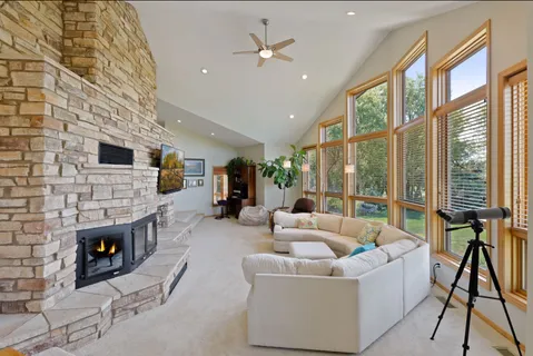$1,395,000 | 8325 Ox Yoke Circle, Maple Plain, MN 55359