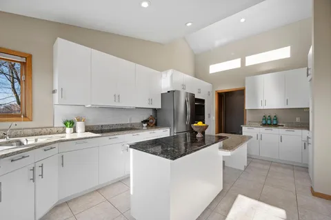 $1,395,000 | 8325 Ox Yoke Circle, Maple Plain, MN 55359