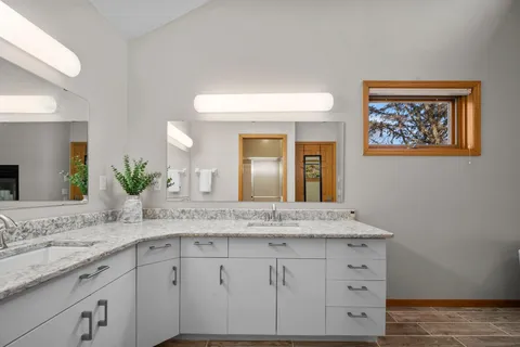 $1,395,000 | 8325 Ox Yoke Circle, Maple Plain, MN 55359