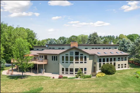 $1,395,000 | 8325 Ox Yoke Circle, Maple Plain, MN 55359