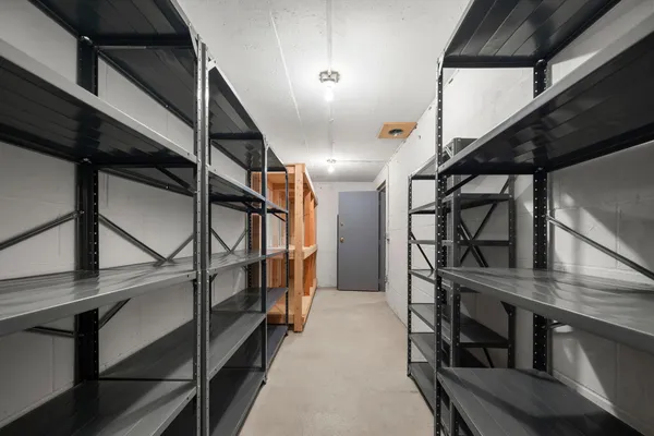 $1,495,000 | 8325 Ox Yoke Circle, Maple Plain, MN 55359