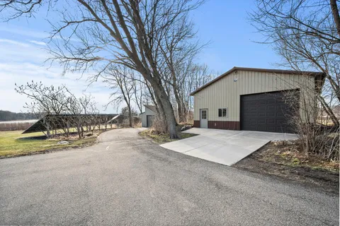 $1,395,000 | 8325 Ox Yoke Circle, Maple Plain, MN 55359
