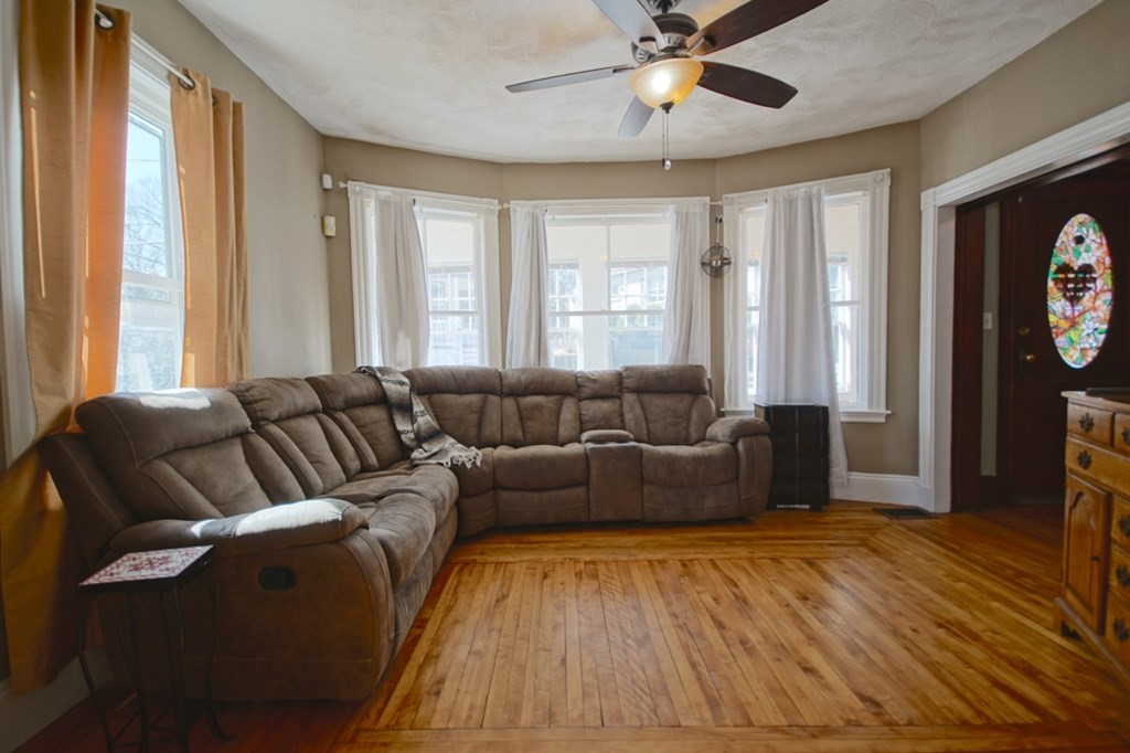 51 Raddin Grove Avenue Lynn, MA 01905 - Photo 3 of 18 Gallery Image 3