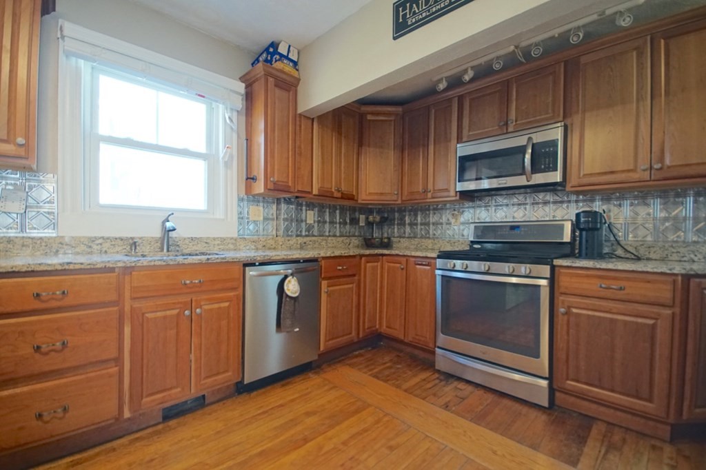 51 Raddin Grove Avenue Lynn, MA 01905 - Photo 7 of 18 Gallery Image 7