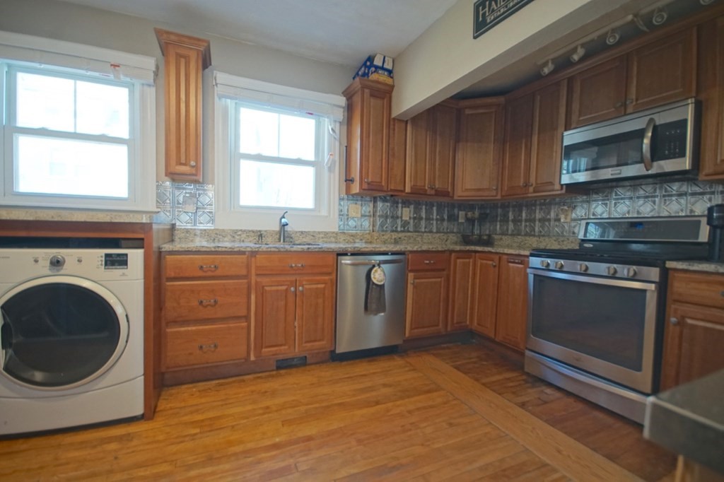 51 Raddin Grove Avenue Lynn, MA 01905 - Photo 8 of 18 Gallery Image 8