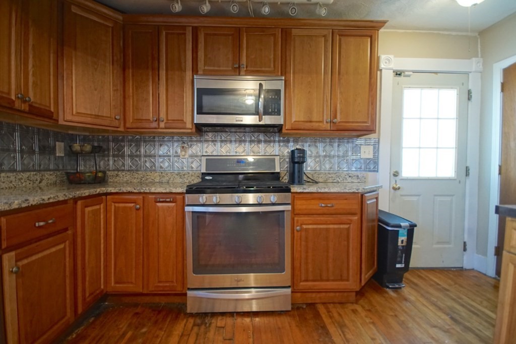 51 Raddin Grove Avenue Lynn, MA 01905 - Photo 9 of 18 Gallery Image 9