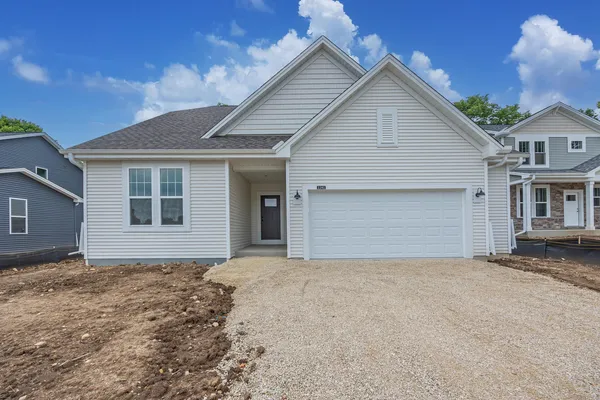 $539,900 | 1141 Mt Vernon Drive, Hartford, WI 53027
