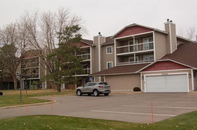 $138,500 | 7600 157th Street West, Unit 105, Apple Valley, MN 55124