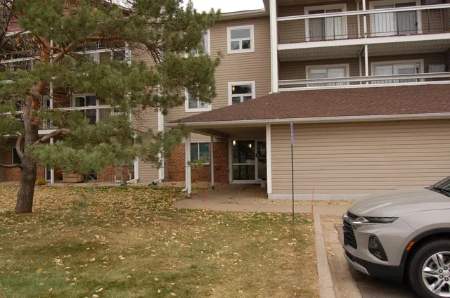 $138,500 | 7600 157th Street West, Unit 105, Apple Valley, MN 55124