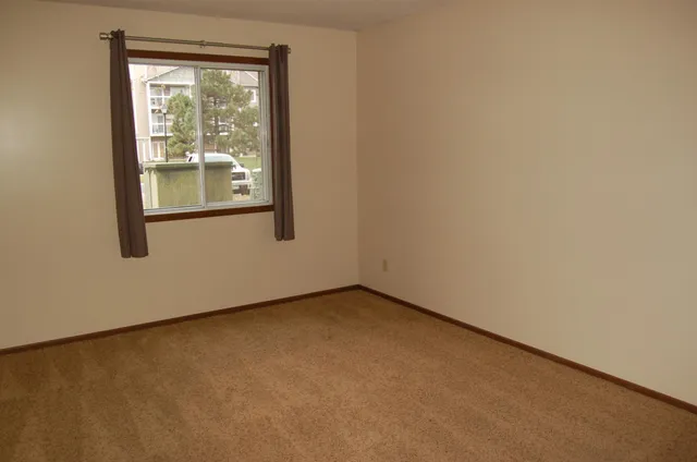 $138,500 | 7600 157th Street West, Unit 105, Apple Valley, MN 55124