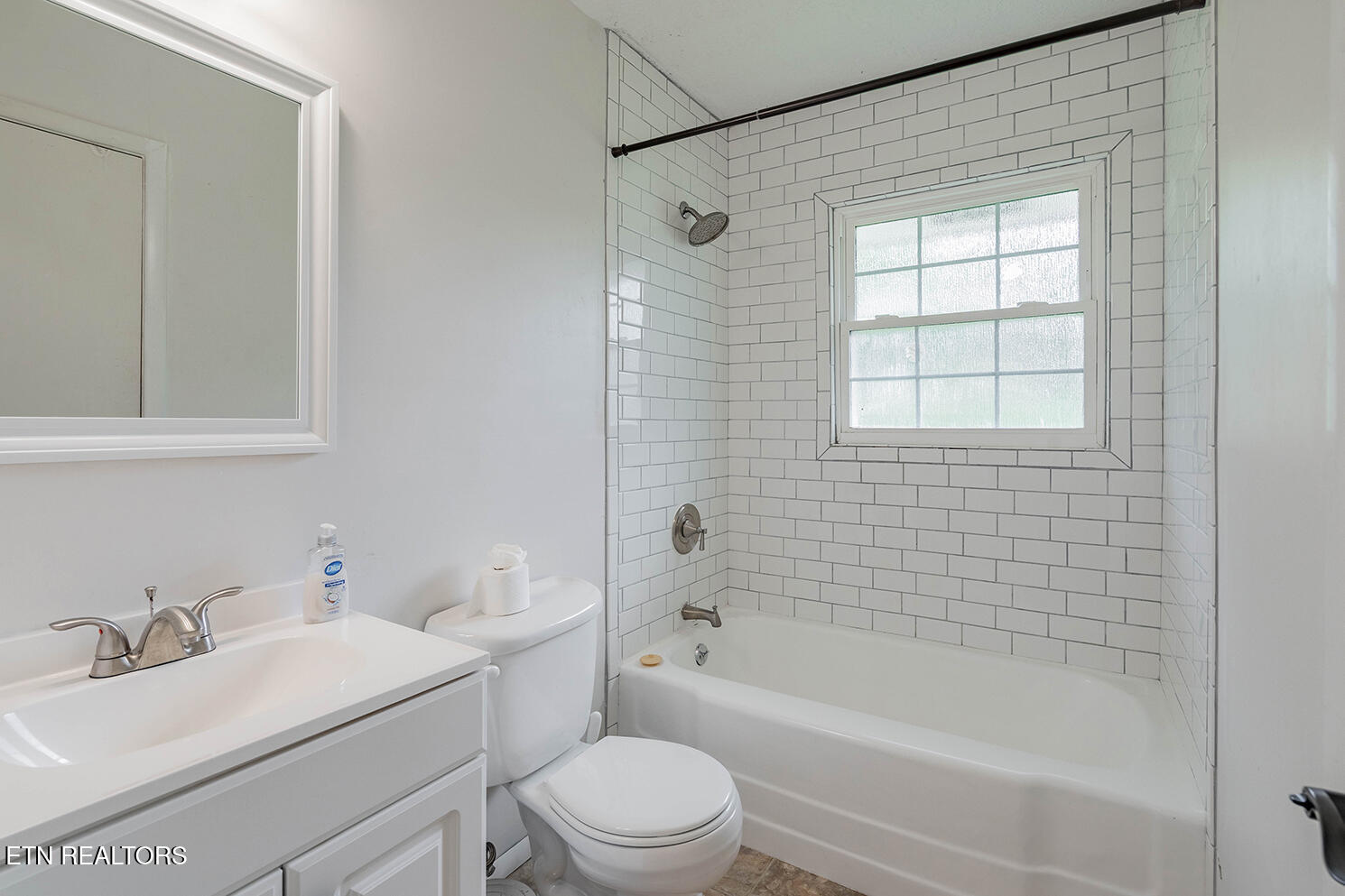 104 West Sheridan Place Oak Ridge, TN 37830 - Photo 14 of 19 A7301204-HDR