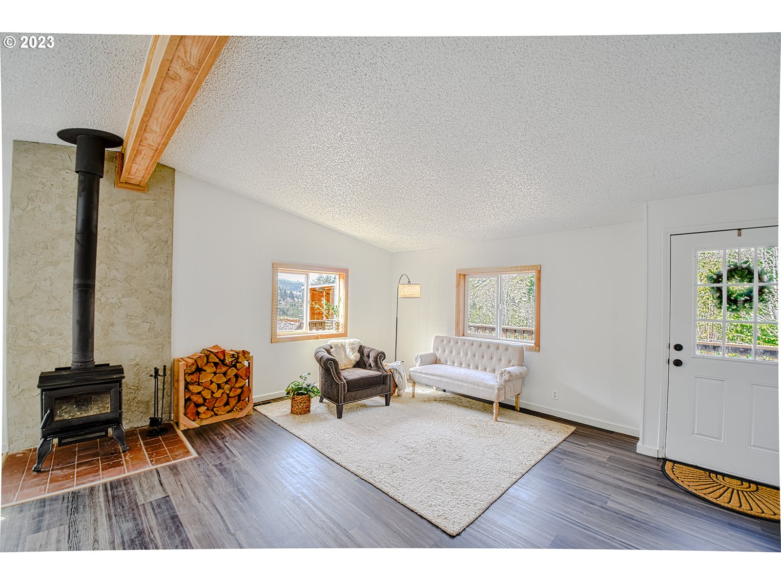 20360 Beaver Falls Road Clatskanie, OR 97016 - Photo 5 of 23 Living Room