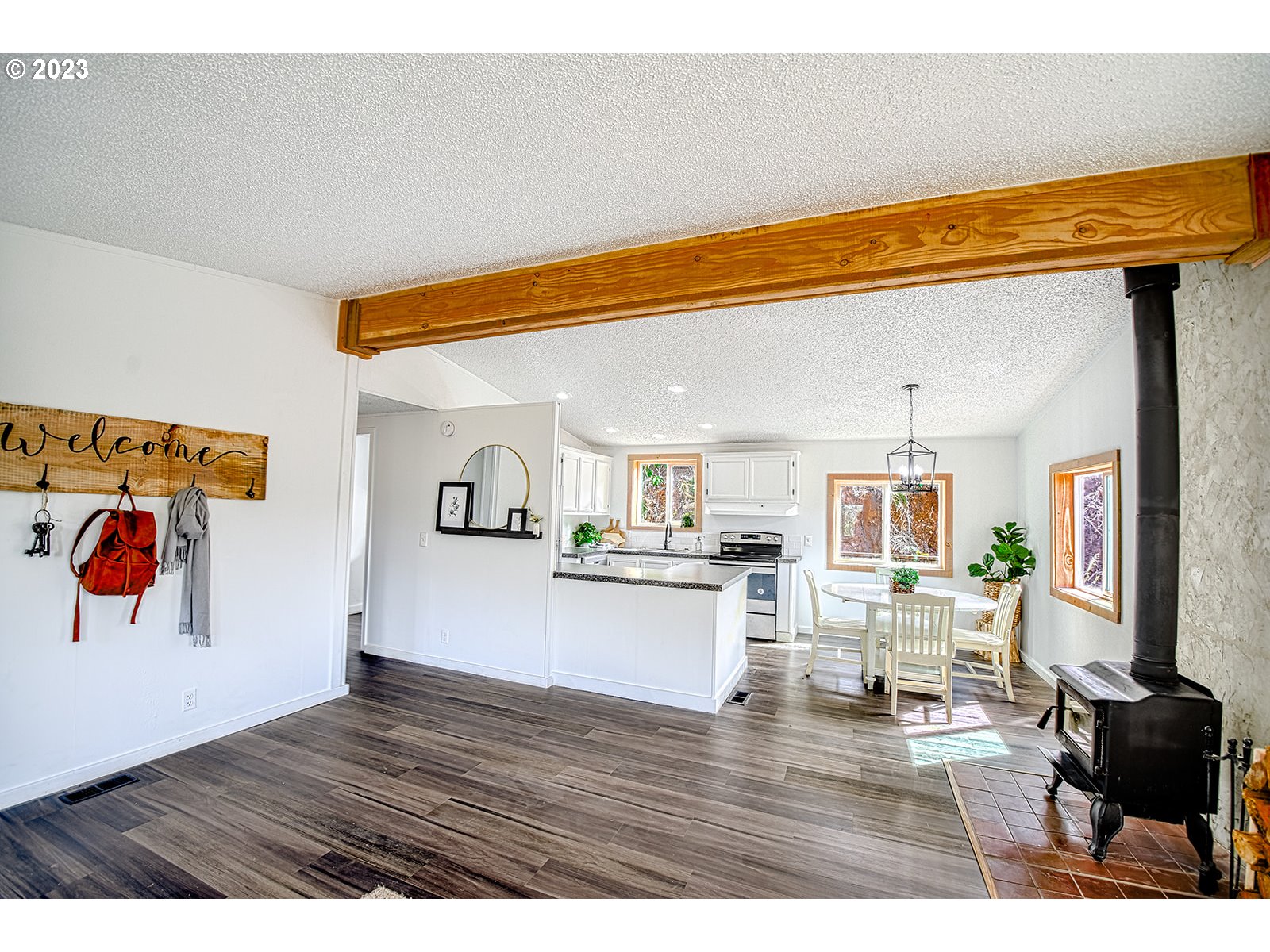 20360 Beaver Falls Road Clatskanie, OR 97016 - Photo 6 of 23 Living Room