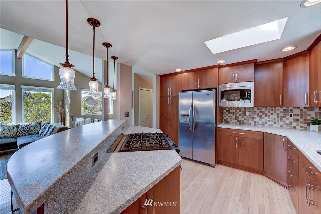 10420 Northeast 200th Street Bothell, WA 98011 - Photo 11 of 34 Gallery Image 11