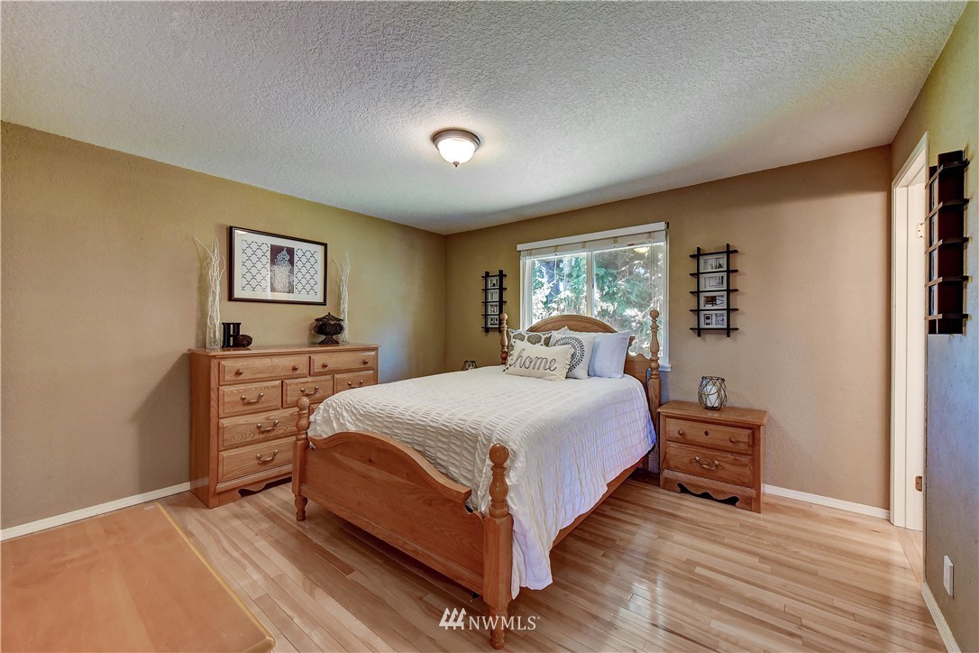 10420 Northeast 200th Street Bothell, WA 98011 - Photo 13 of 34 Gallery Image 13