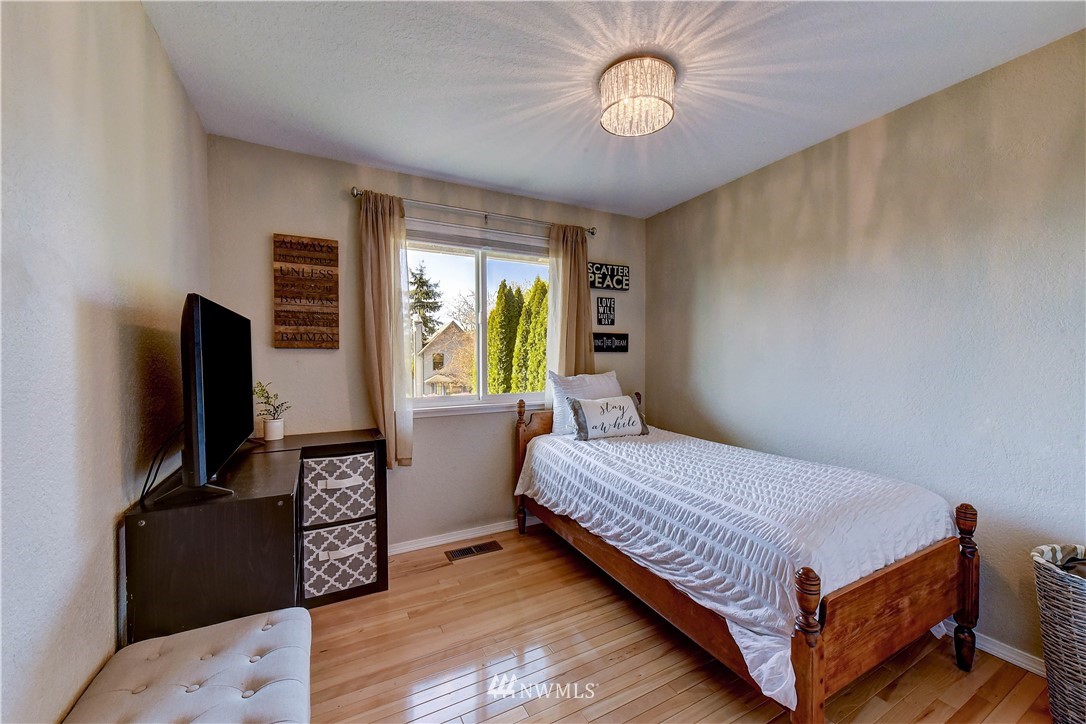 10420 Northeast 200th Street Bothell, WA 98011 - Photo 15 of 34 Gallery Image 15