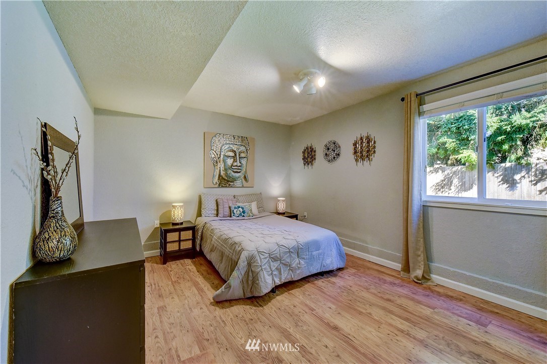 10420 Northeast 200th Street Bothell, WA 98011 - Photo 19 of 34 Gallery Image 19