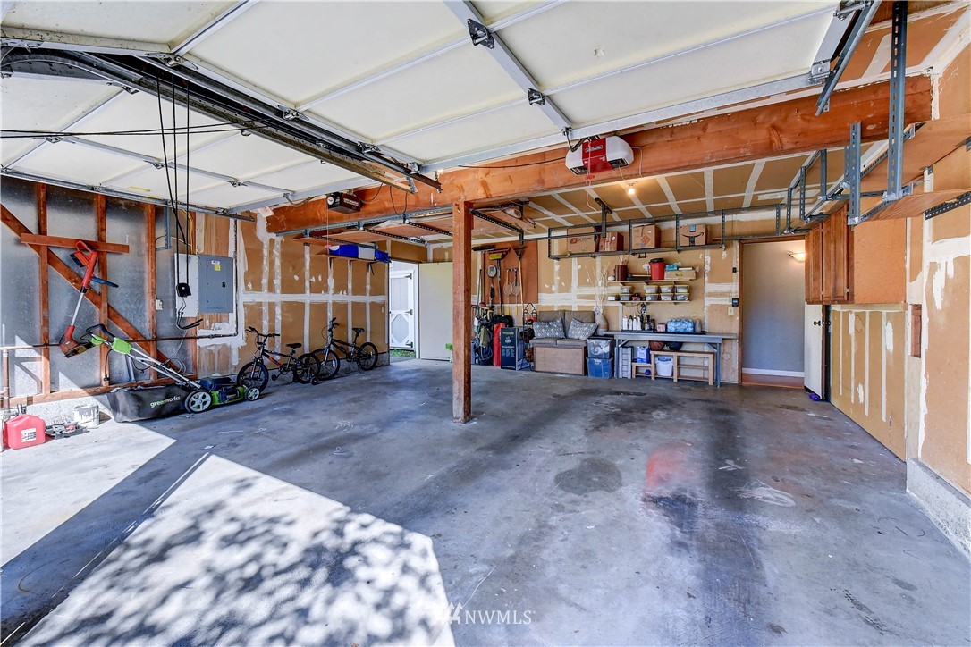 10420 Northeast 200th Street Bothell, WA 98011 - Photo 24 of 34 Gallery Image 24