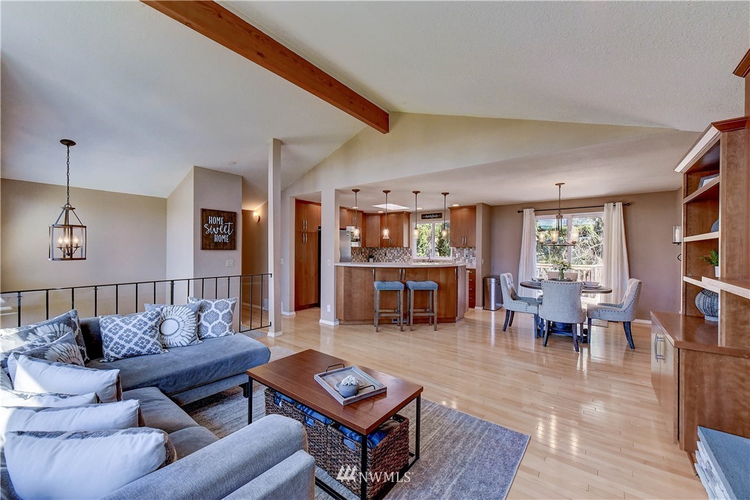 10420 Northeast 200th Street Bothell, WA 98011 - Photo 4 of 34 Gallery Image 4