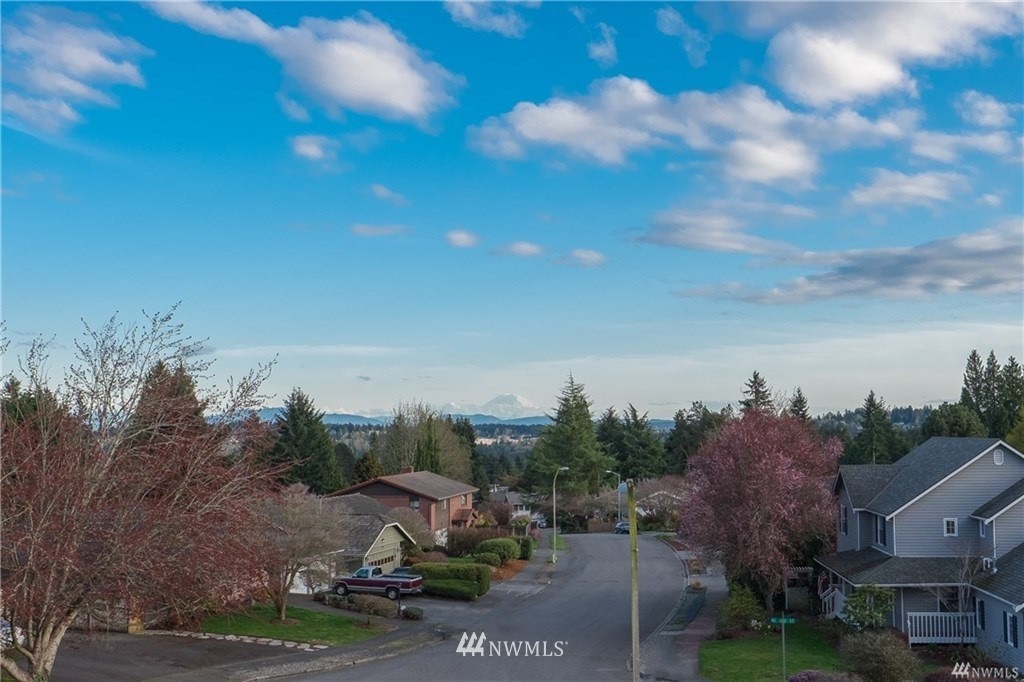 10420 Northeast 200th Street Bothell, WA 98011 - Photo 6 of 34 Gallery Image 6
