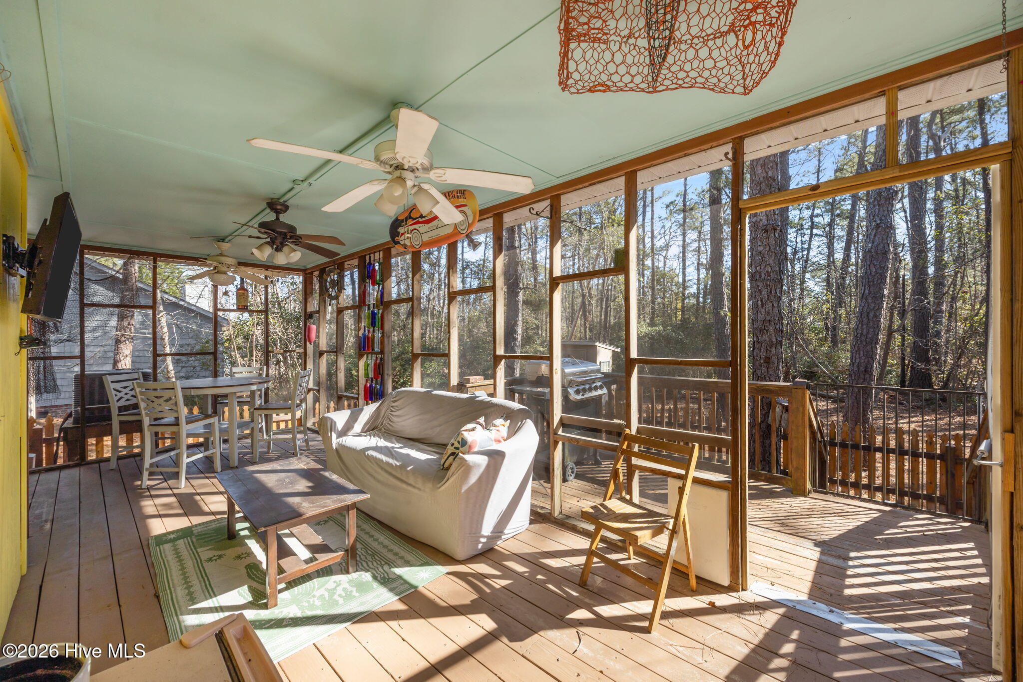802 Black Swan Road New Bern, NC 28560 - Photo 23 of 57 Screened-in Porch