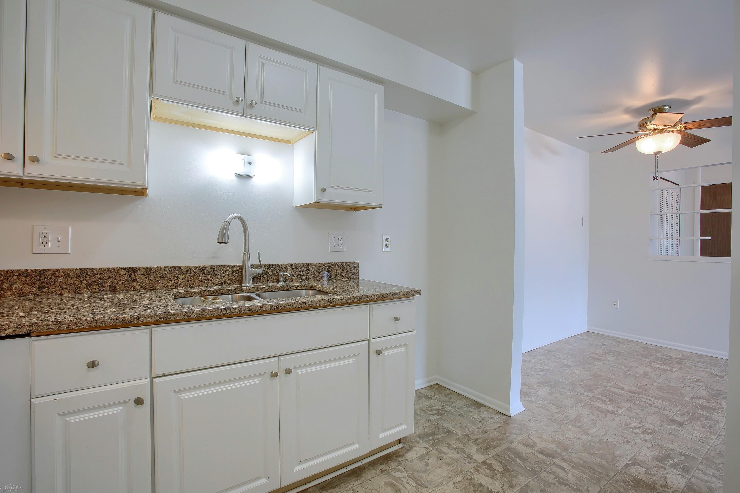 30237 Utica Road Roseville, MI 48066 - Photo 4 of 20