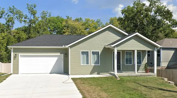 $350,000 | 303 North Lexington Street, Harrisonville, MO 64701