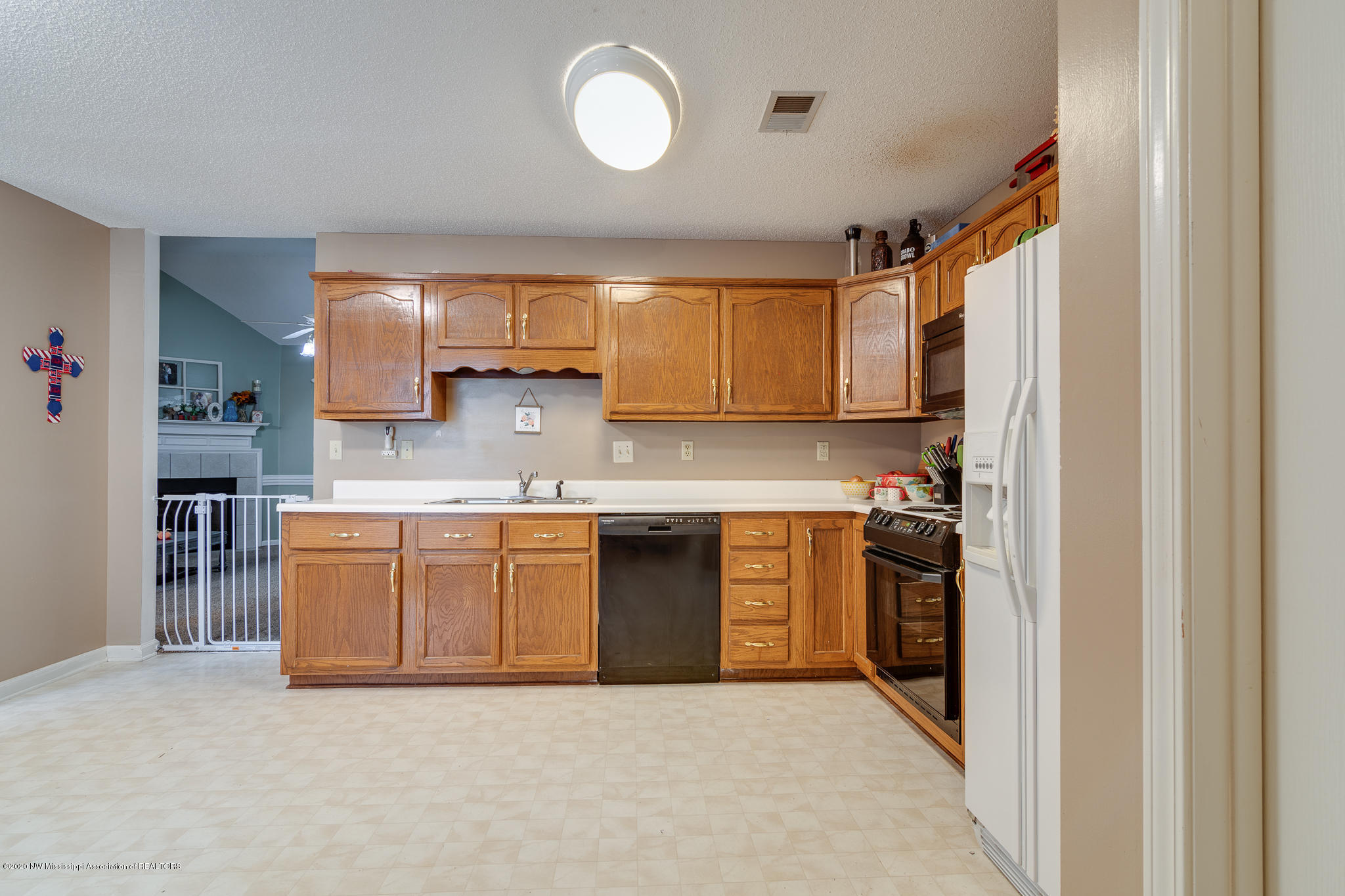 2183 Heather Ridge Southaven, MS 38672 - Photo 12 of 34 2183 Heather Ridge-15
