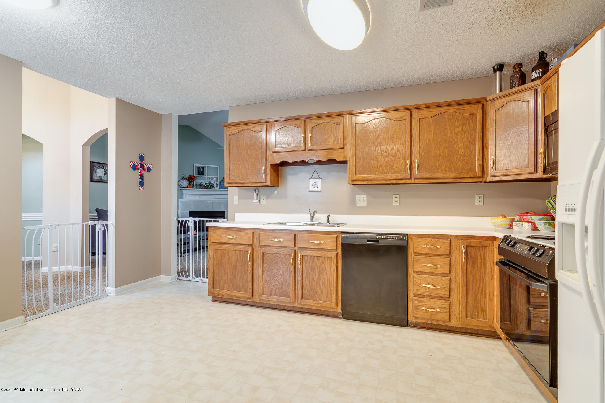 2183 Heather Ridge Southaven, MS 38672 - Photo 13 of 34 2183 Heather Ridge-16