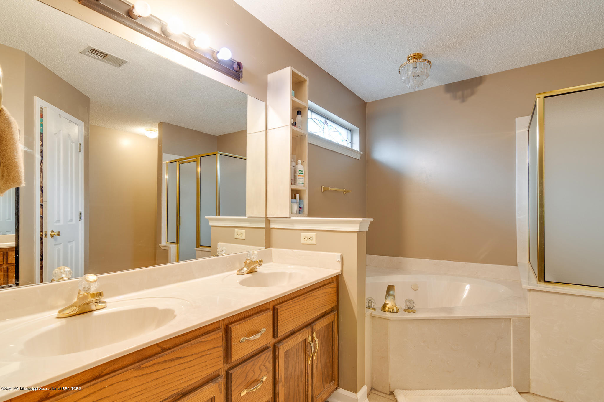 2183 Heather Ridge Southaven, MS 38672 - Photo 21 of 34 2183 Heather Ridge-31