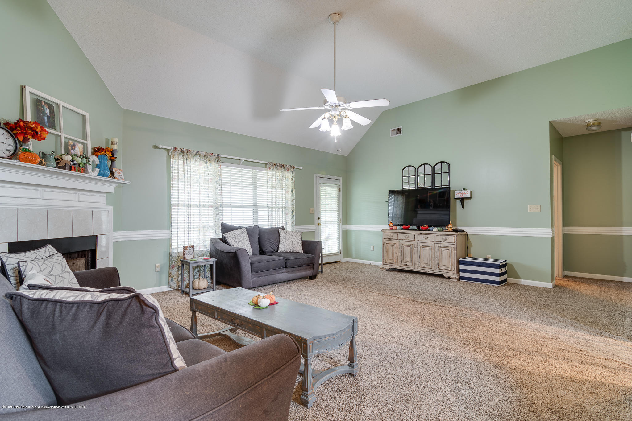 2183 Heather Ridge Southaven, MS 38672 - Photo 3 of 34 2183 Heather Ridge-21