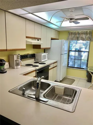 $3,400 | 4546 Weybridge, Unit 39, Sarasota, FL 34235