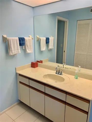$3,400 | 4546 Weybridge, Unit 39, Sarasota, FL 34235