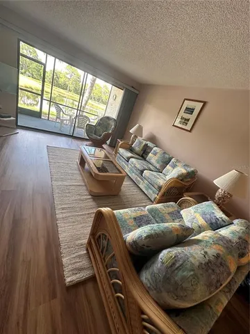 $3,400 | 4546 Weybridge, Unit 39, Sarasota, FL 34235