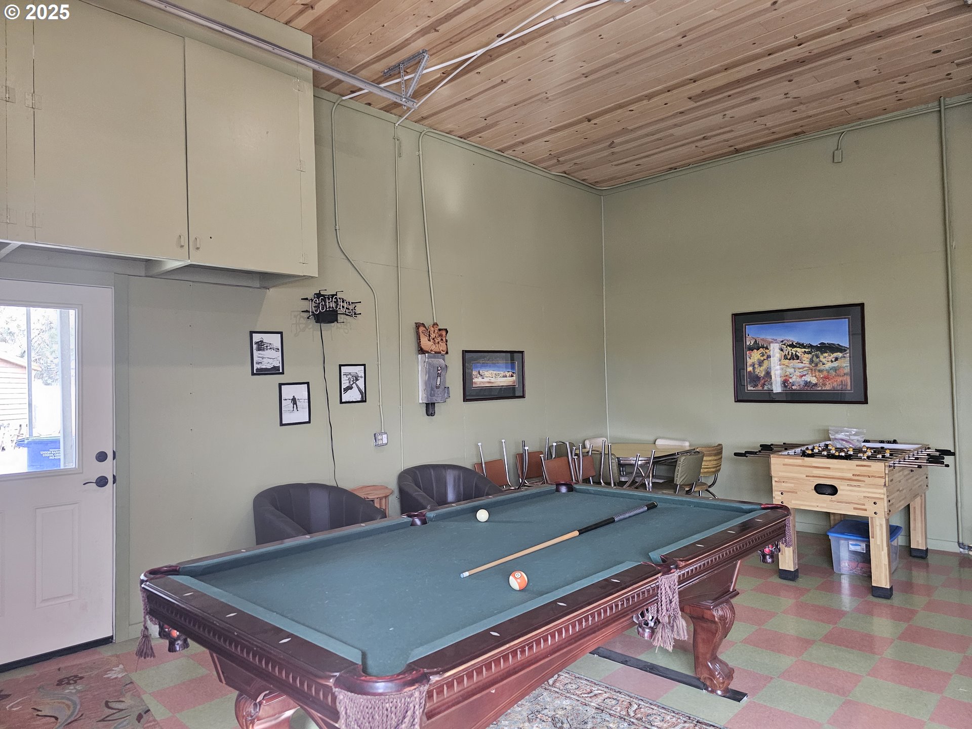 995 3rd Street North Powder, OR 97867 - Photo 19 of 28 a living room with furniture pool table and window