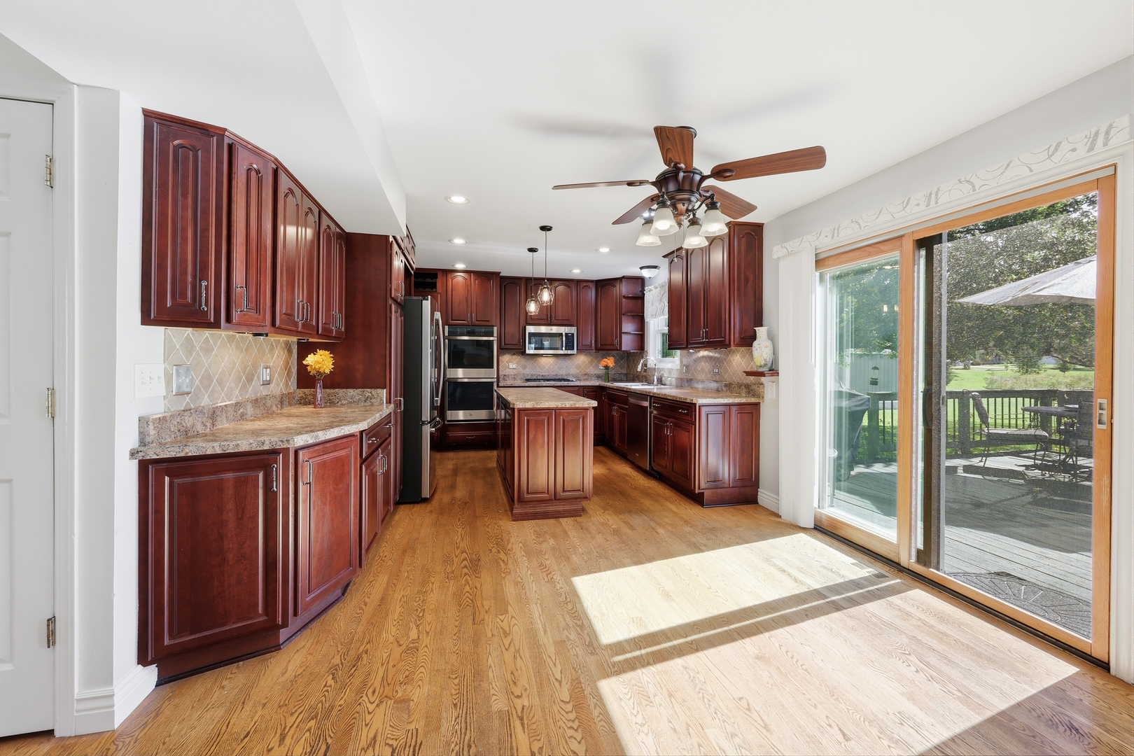 997 Village Road Crystal Lake, IL 60014 - Photo 11 of 33 Gallery Image 11