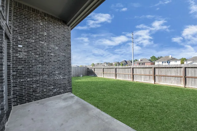 a view of a pathway both side of building