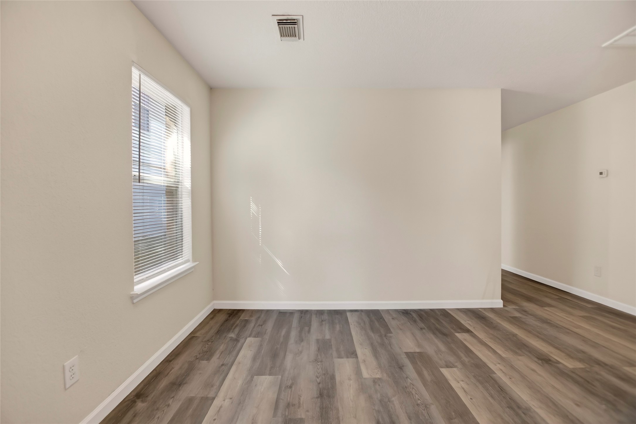 10635 Goldfinch Road Baytown, TX 77523 - Photo 4 of 22