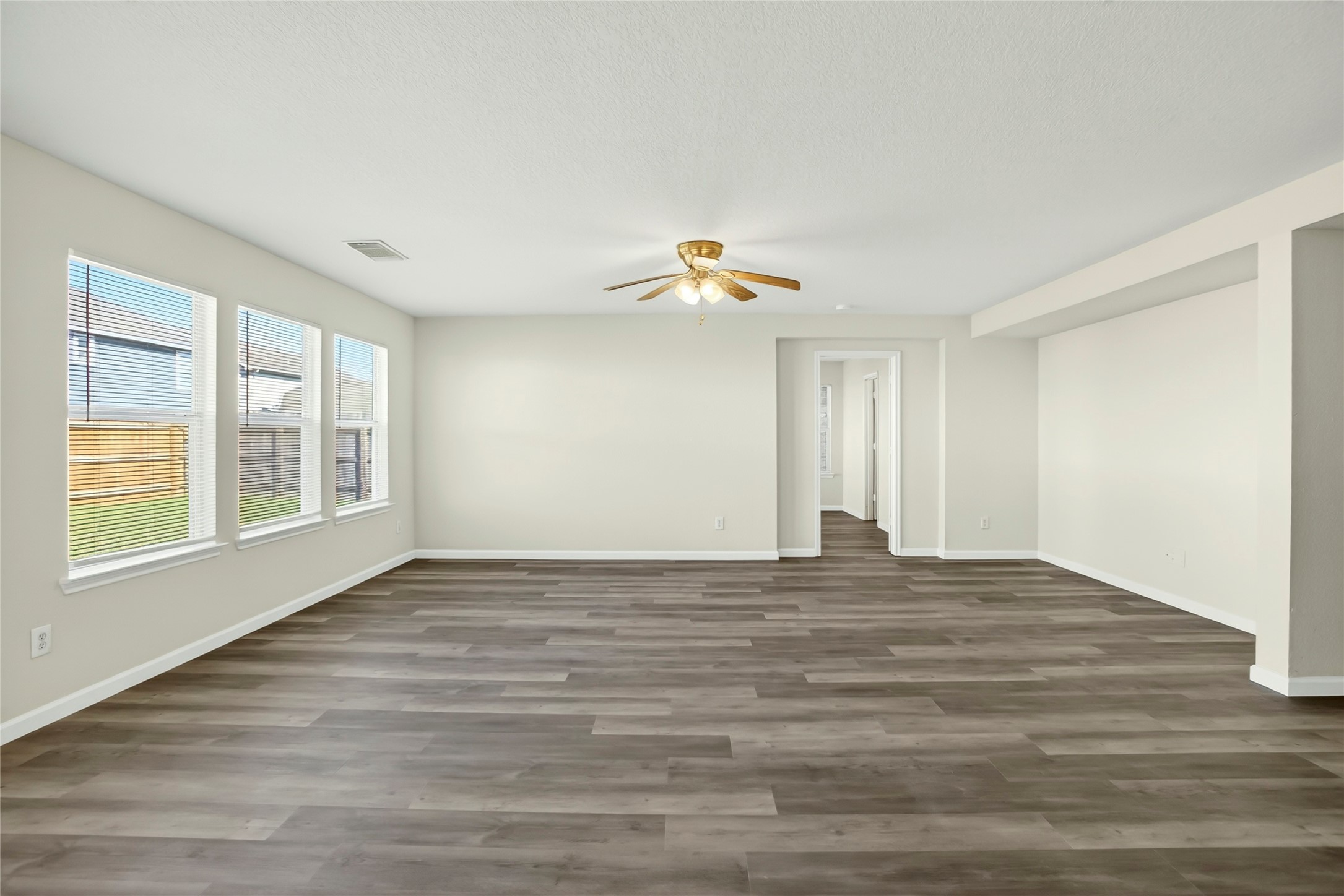 10635 Goldfinch Road Baytown, TX 77523 - Photo 6 of 22