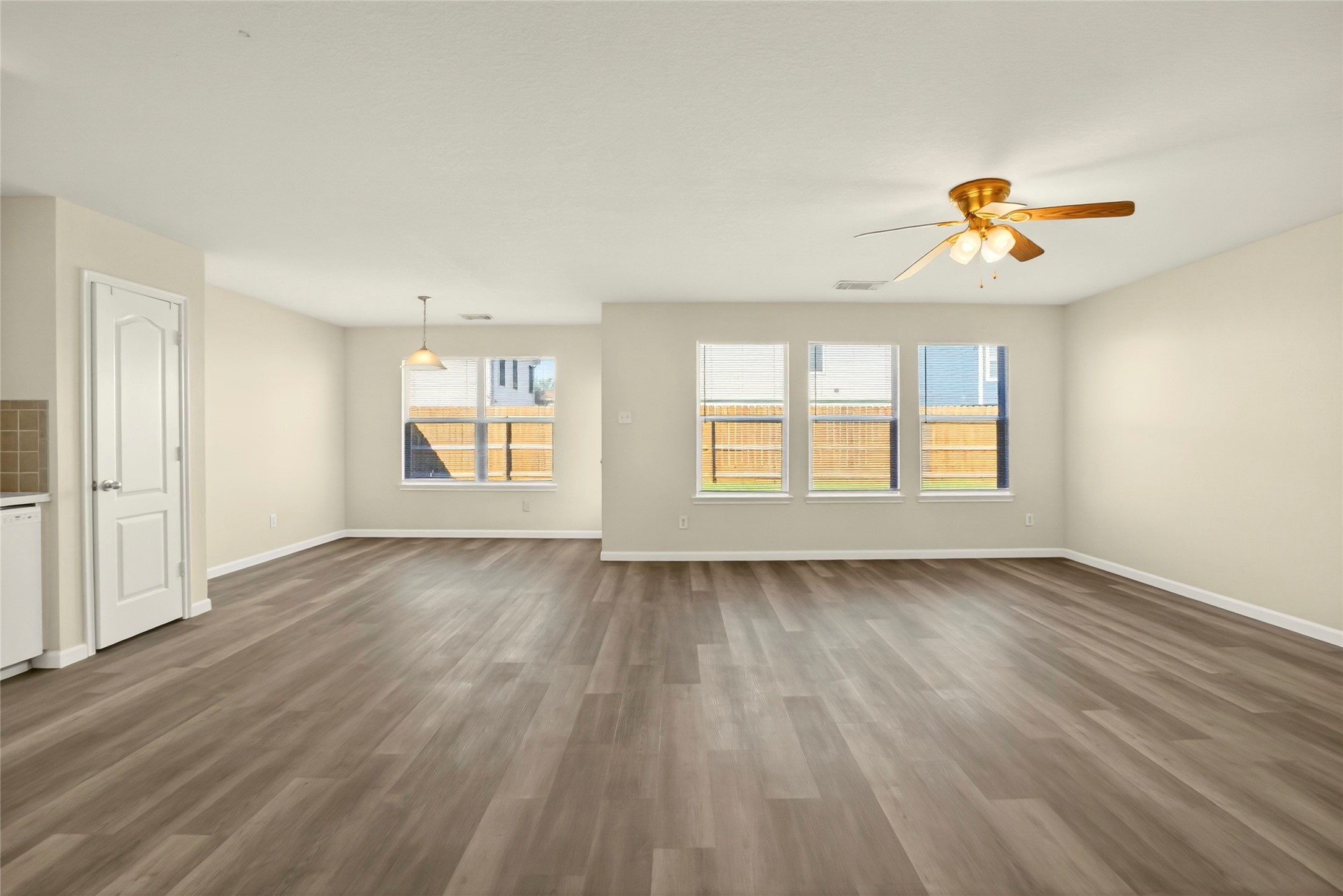 10635 Goldfinch Road Baytown, TX 77523 - Photo 7 of 22