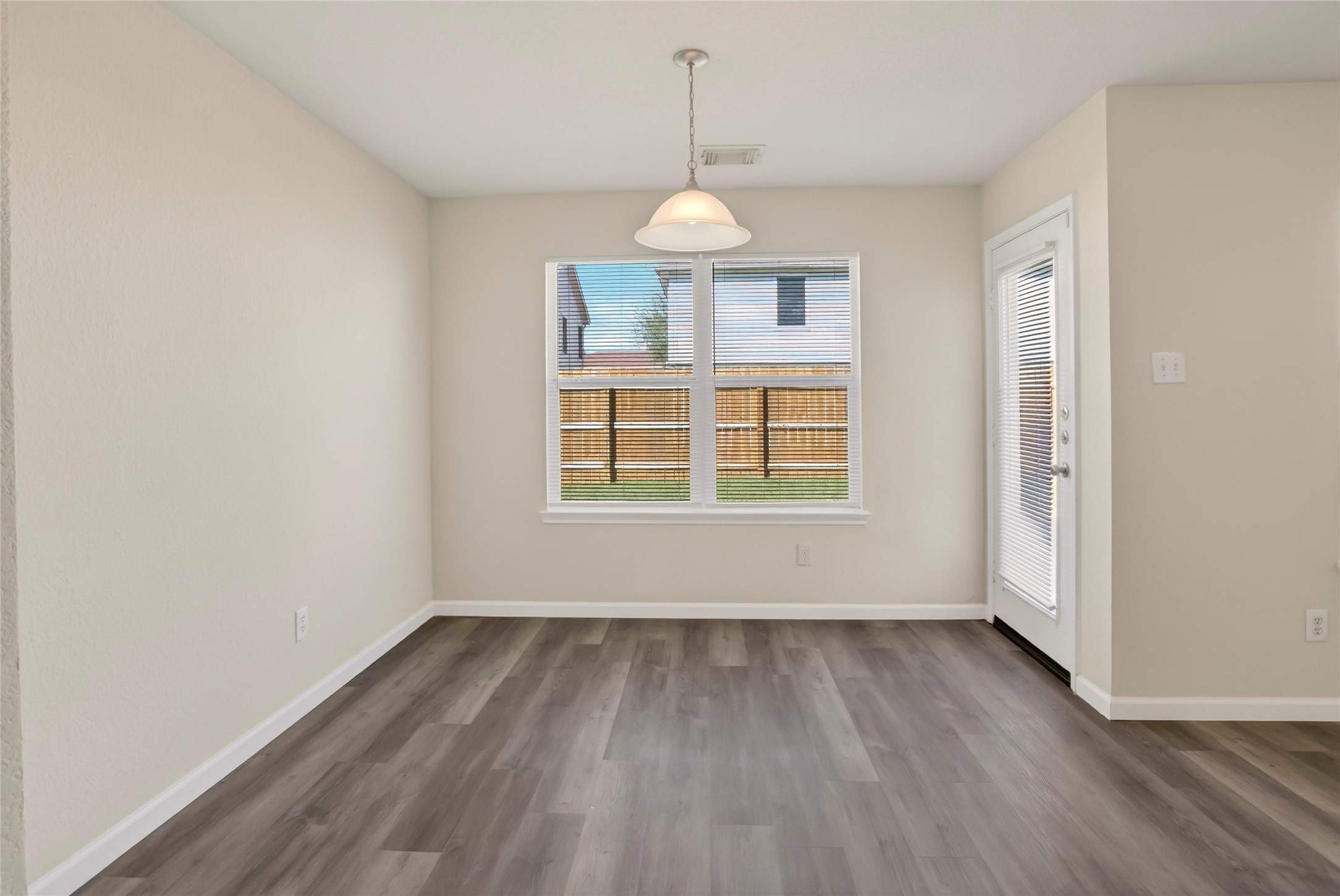 10635 Goldfinch Road Baytown, TX 77523 - Photo 10 of 22