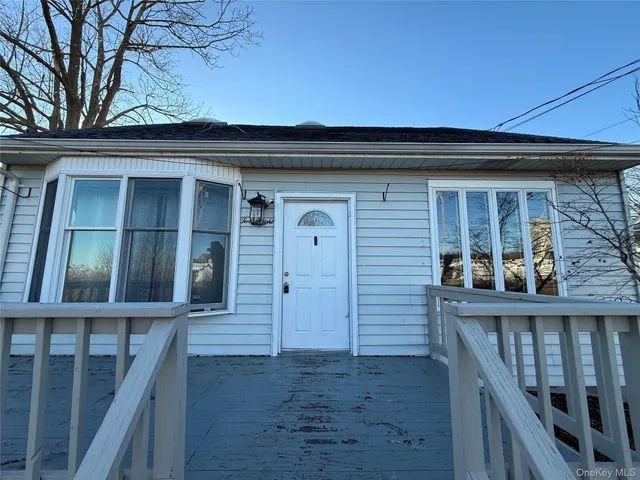 $4,350 | 48 Park Drive, Mastic Beach, NY 11951